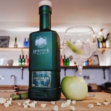 EAST CHASE HERITAGE RHUBARB & APPLE GIN 70CL